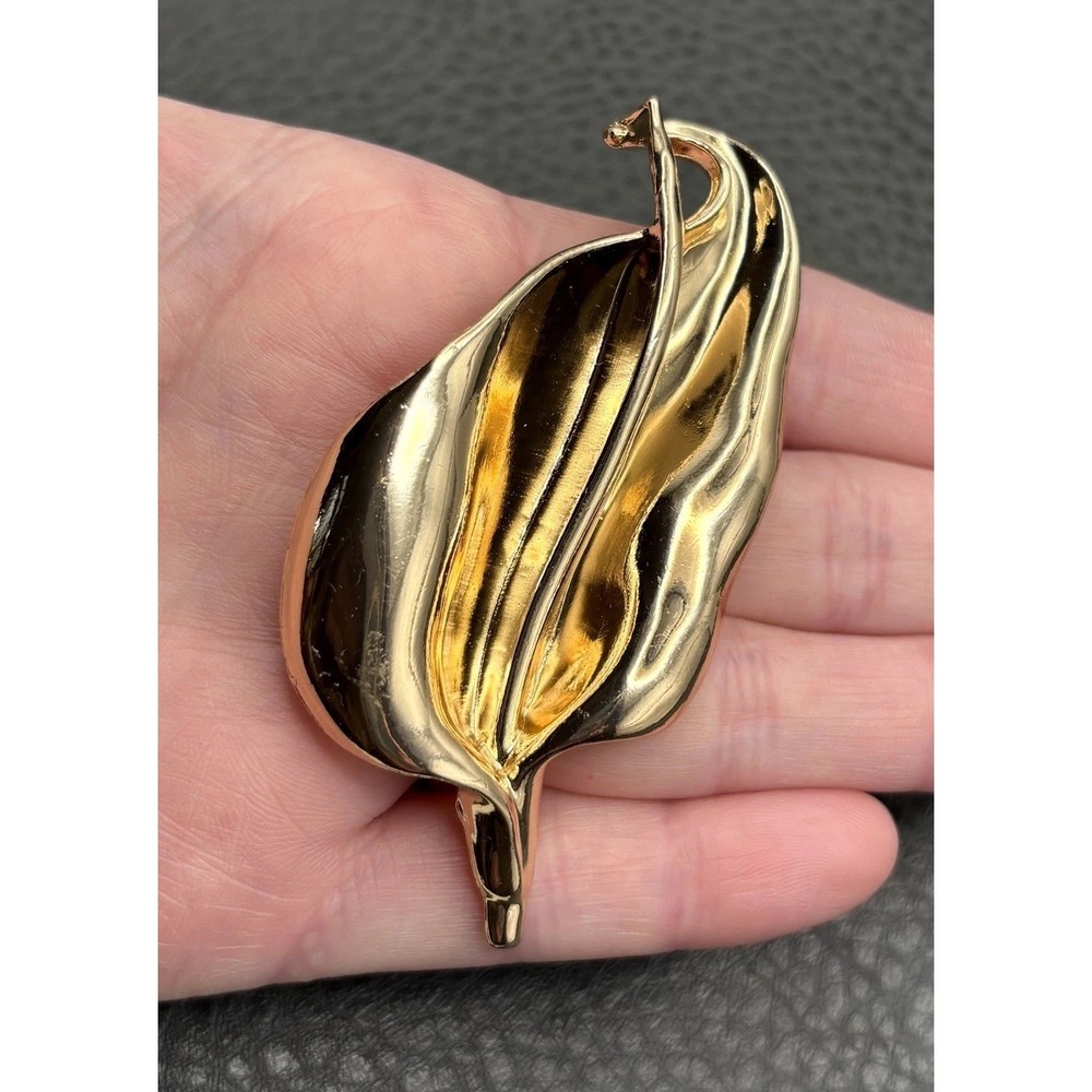 Vintage Modernist R Maker Peace Lily Flower Pendant Charm Large Statement